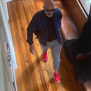 Meet your Posher, Posh